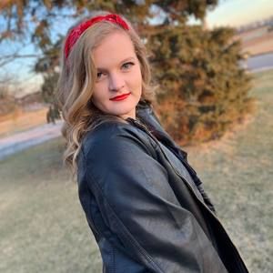 Meet your Posher, Macie